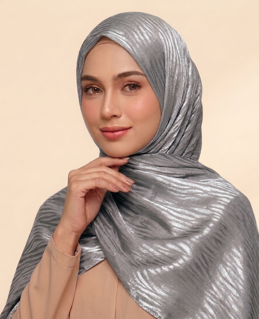 hijab satinado jacquard ondulado tono  gris sobre tono brillante