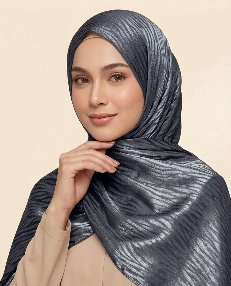 hijab satinado jacquard ondulado tono  gris oscuro sobre tono brillante